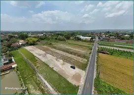 Dekat Dowa Bag, Tanah Godean Tepi Aspal Sidokarto