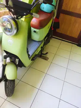 Sepeda listrik uwinfly D8-12