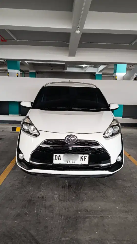 Toyota Sienta V A/T 2018