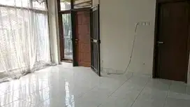Disewakan Rumah 2 lantai sayap pajajaran, cicendo