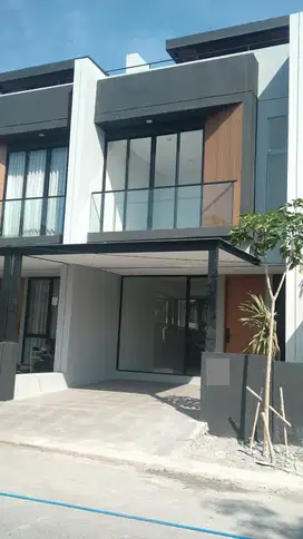 Rumah di Citraland depan Danau Gress 2 Lantai - belum pernah ditempati