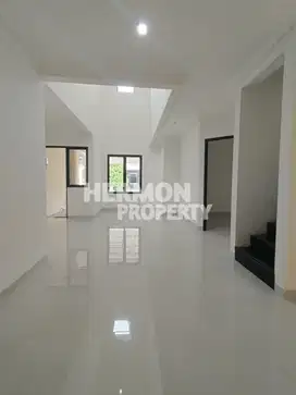 Rumah Bangunan Besar & Baru Renovasi ,Nyaman Bagus di Kota Wisata