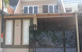 Dijual rumah 2 1/4 lantai siap huni di perumahan taman pulo indah  jak