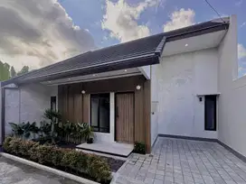 RUMAH MODERN DI KALASAN FREE PAGAR DAN KANOPI