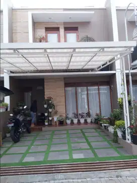 Jual rumah sejuk 3 lantai 5 KT, komplek Pesona Bali Ciwaruga Bandung
