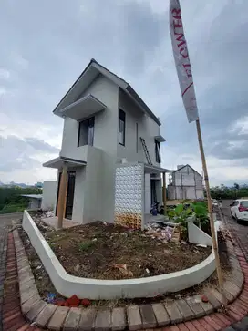 Villa Cantik Dekat Wisata & Taman Bunga!