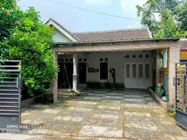 Rumah Hunian Second Nyaman Asri Kadipiro Solo