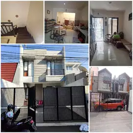 rumah 2 lantai masih dihuni di daerah durimas Jakarta barat