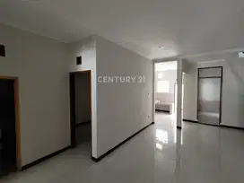 Rumah Baru Renovasi 2 Lantai SIap Huni Buah Batu Banyak Akses