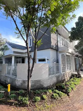 Di jual rumah bagus Full renov semi furnished Di Arcamanik
