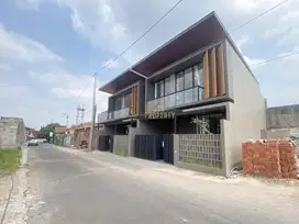 RUMAH MEWAH, STRATEGIS DI JOGJA KOTA, FULL FURNISHED DEKAT TVRI JOGJA