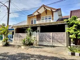Rumah Ketintang Selatan Surabaya, SHM, 2 lt dekat Royal Plaza, POLDA