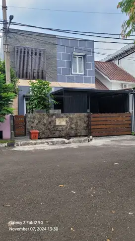 Rumah Siap Huni Fully Furnished dan Kolam Renang Di Taman Yasmin