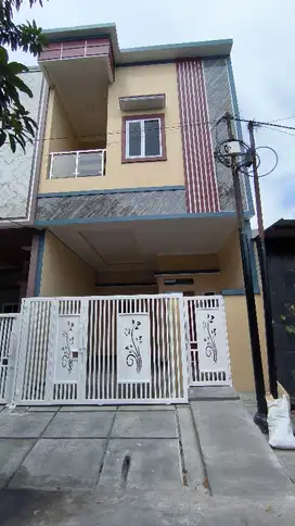 Dijual rumah baru 2 lantai siap huni lokasi bagus luas 65m2 nego