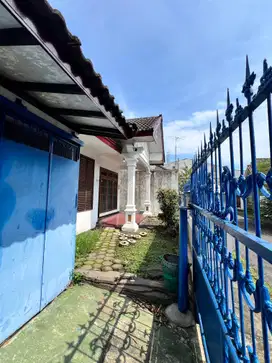 Rumah lokasi di pusat bisnis solobaru