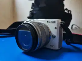 Dijual Cepat (NEGO TIPIS) kamera Canon EOS M3