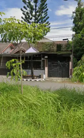 Disewakan rumah di Wiguna Gununganyar siap huni