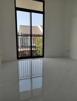 Turun Harga Dijual Cepat Rumah 2 Lantai di Tatar Lokacitra Kbp