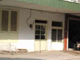 JUAL Rumah Tengah Kota dekat Kapasan One Gate System Gembong Sayuran