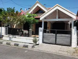 Di sewakan Rumah terawat di Sutorejo Full Furnish