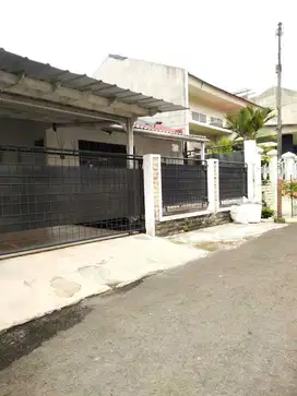 Rumah Siap Huni Strategis di Bintaro Sektor 1