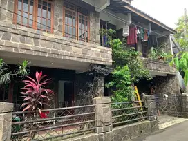 Rumah 2 Lantai Banyak Kamar Bagus Untuk Kos2a  di JakSel