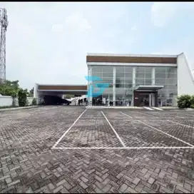 Bangunan Showroom Surabaya Barat Strategis Murah