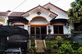 LANGKA Rumah LUAS TERAWAT Pondok Hijau Setiabudi Bandung dijual MURAH