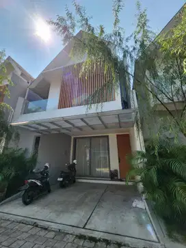 DIJUAL RUMAH BAGUS SIAP HUNI 2LANTAI DLM CLUSTER CIRENDEU TANGSEL.