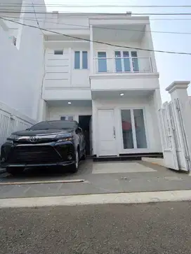 Rumah Baru Cantik dalam komplek pondok kelapa jaktim