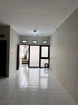 Rumah Luas 250 Meter Siap Huni Dekat Pusat Kota Buah Batu