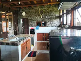 RUMAH CLASSIC TANAH LUAS DI JL GODEAN KM 8