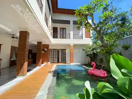 VILLA MEWAH DENGAN KOLAM RENANG DAN JOGLO DI BALECATUR