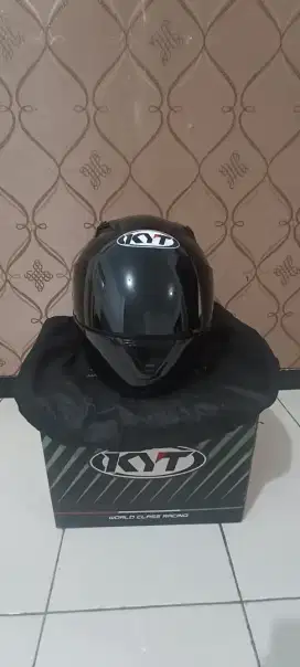Helm KYT Full Black