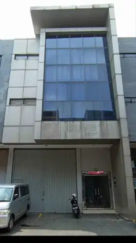 RUKO EX KANTOR BISA JADI GUDANG, KANTOR LOKASI DEKAT STASIUN MANGGARAI