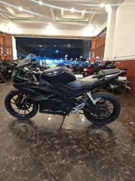 JUAL CEPAT MOTOR R15 V3 2021 LIKE NEW MOTOR MULUS NESIN HALUS
