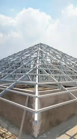 Tukang perbaikan atap rumah bocor