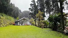 Villa Dengan 3 Bangunan Rumah Di Cisarua Puncak, View Sejuk Pegunungan