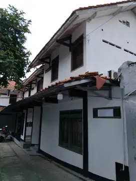 Rumah & Kos-Kosan 25 Pintu di Cilandak Jaksel