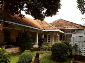 Dijual rumah dekat ke pusat kota Surabaya, komersial area jl Kapuas