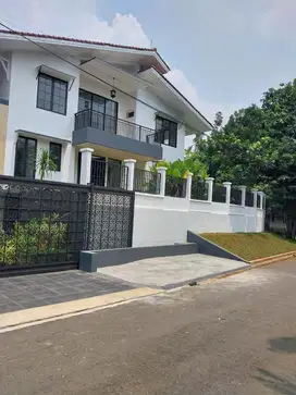 Rumah Siap Huni di Pondok Indah ada Pool jakarta Selatan