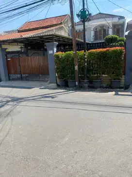 Dijual Rumah kawasan Kebun Jeruk Jakarta Barat