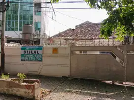 Dijual Rumah Tua Cocok untuk Gudang atau Kantor Pangeran Jayakarta