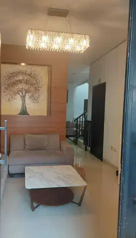 DISEWA RUMAH SIAP HUNI KELAPA GADING JAKARTA UTARA NON FURNISHED BAGUS