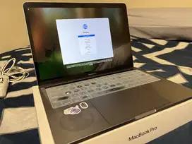 MacBook Pro 2019 i5 Touch Bar