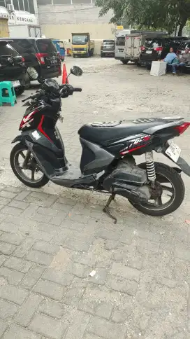 X Ride Hitam 2018