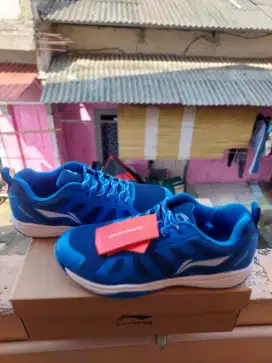 Original New Sepatu Linning Ultra Max Badminton