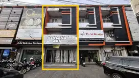 Disewakan Ruko 3 Lantai Lokasi Strategis Depan Pakuwon Mall