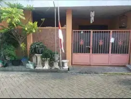 Dijual Rumah Taman Pondok Indah Wiyung Surabaya 1 lantai siap huni oke