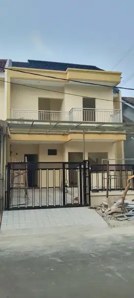 Dijual Rumah SHM 2 Lantai Full Renov di Sektor 1G, Gading Serpong, Tgr